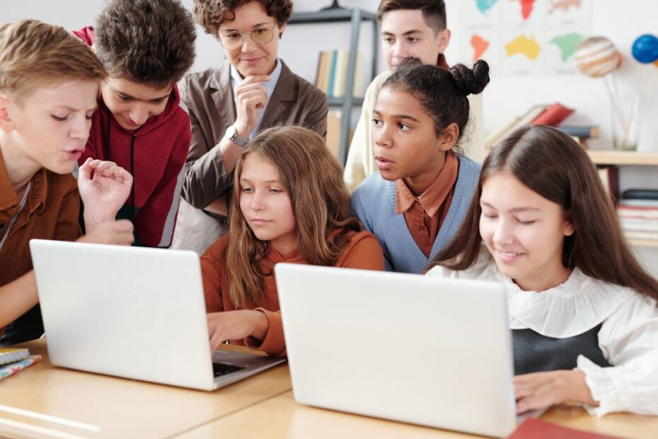 What different methods are there for teaching idealism?