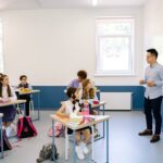 What methods should a resource teacher use?